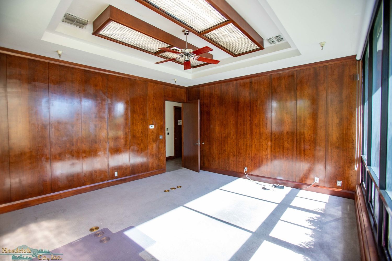 5800 Airport Road - Executive Offices